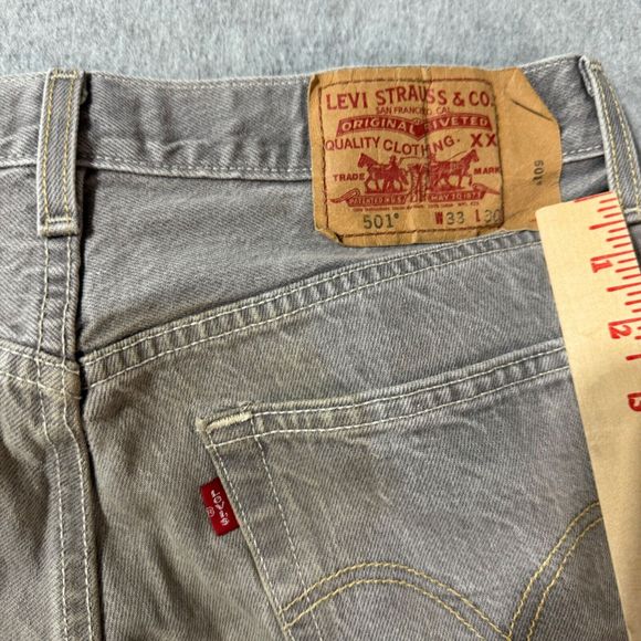 VTG Levis Jeans Mens 33x30 Gray 501 Straight Button Fly American Medium Denim - Picture 16 of 16